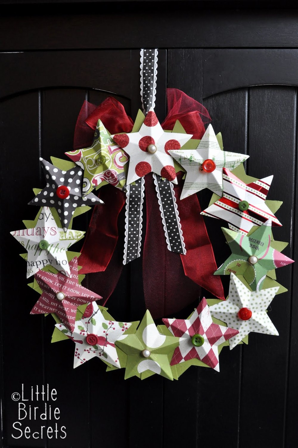 Download 3D Star Wreath | AllFreeChristmasCrafts.com