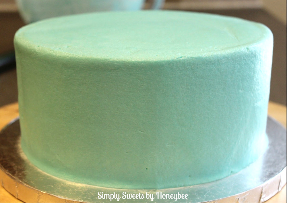 How to Perfectly Ice a Cake