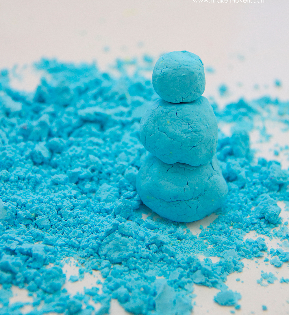 Homemade Moon Sand Recipe | AllFreeKidsCrafts.com