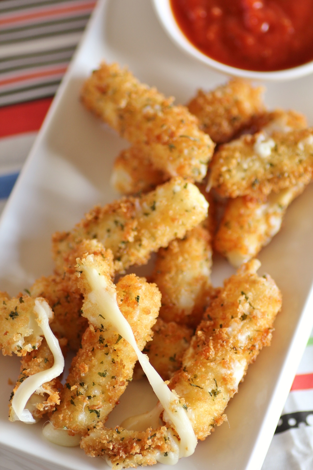 Restaurant Style Mozzarella Sticks AllFreeCopycatRecipes restaurant-style-mozzarella-sticks-allfreecopycatrecipes