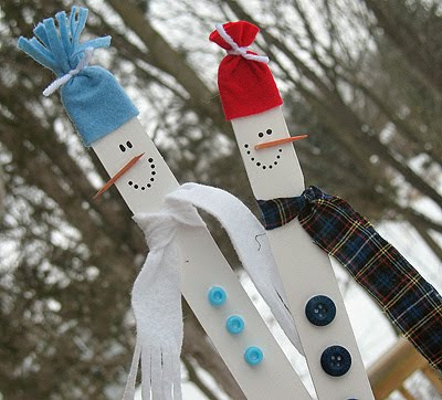 DIY Paint Stick Snowmen AllFreeHolidayCrafts Com   Diy Paint Stick Snowman Large400 ID 815713 