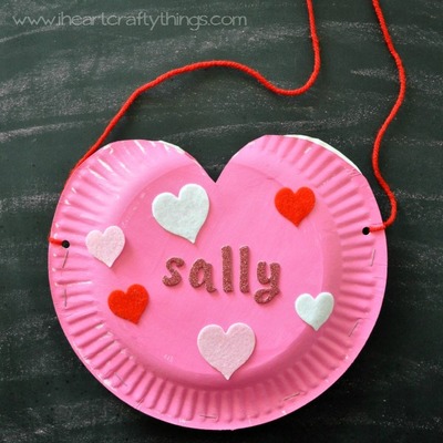 Easy DIY Valentine Holder | AllFreeKidsCrafts.com