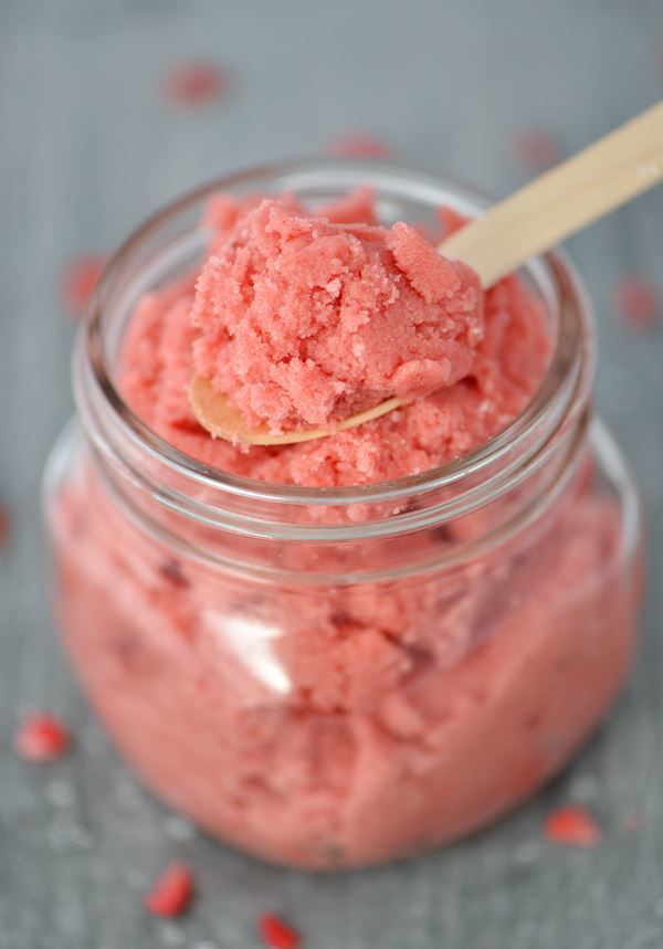 Effortless Strawberry DIY Foot Scrub