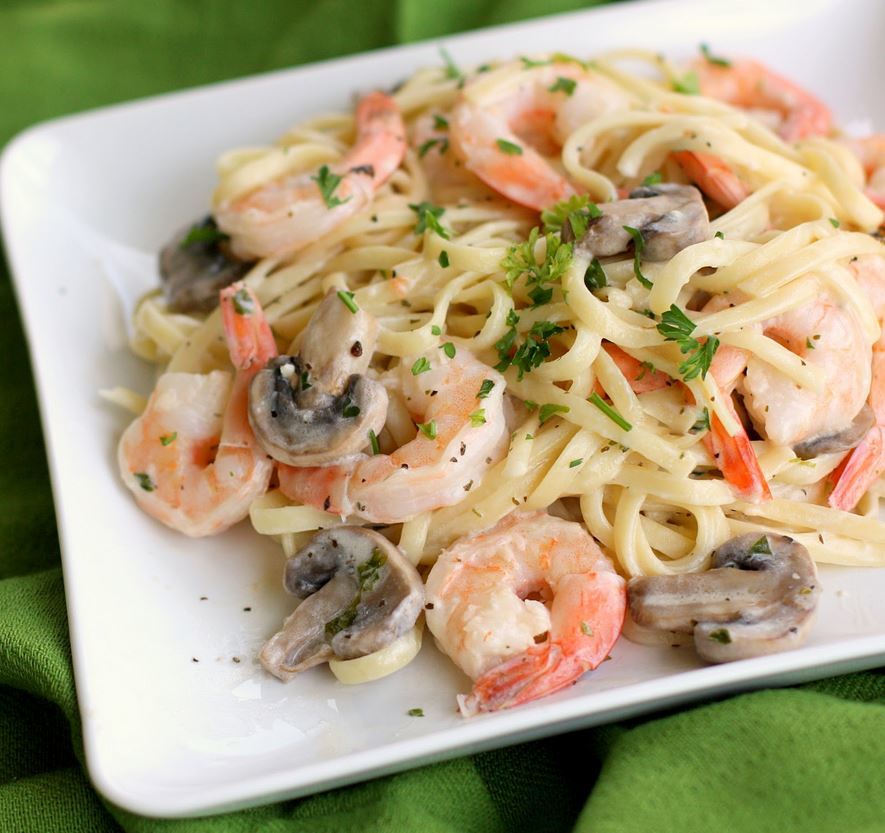 Creamy Shrimp and Mushroom Pasta | RecipeLion.com