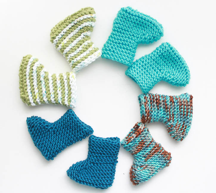 super-easy-knit-baby-booties-favecrafts