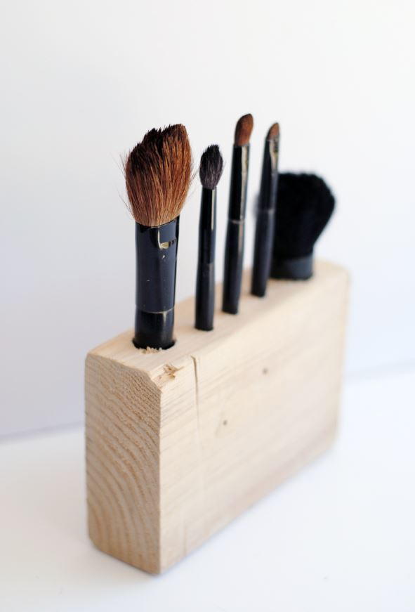 Wooden DIY Makeup Brush Holder | AllFreeHolidayCrafts.com