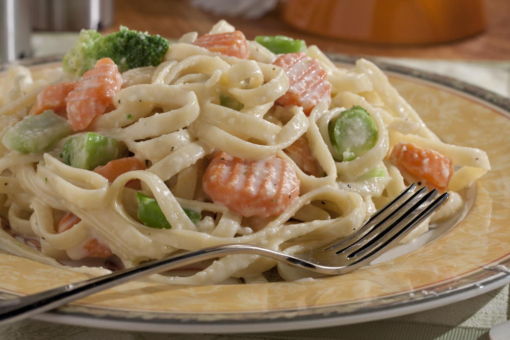 Fettuccine Alfredo Primavera | MrFood.com
