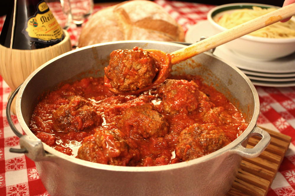 Homemade Italian Gravy And Meatballs