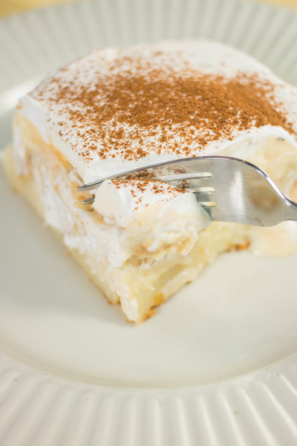 Eggnog Pudding Poke Cake | RecipeLion.com