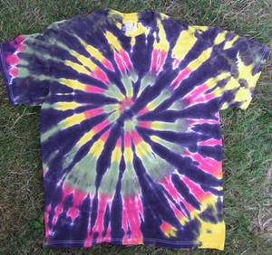 100+ Tie Dye Patterns and Techniques | FaveCrafts.com