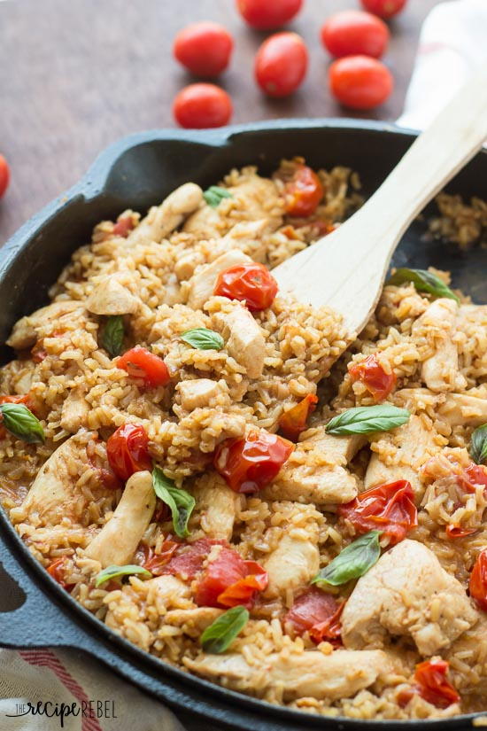 One-Pot Caprese Chicken and Rice | RecipeLion.com