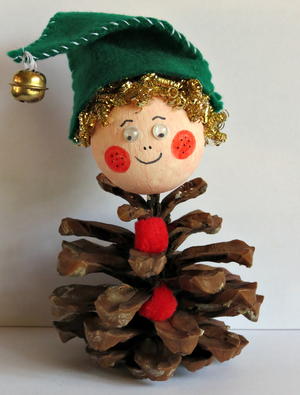 Pine Cone Elf | AllFreeHolidayCrafts.com