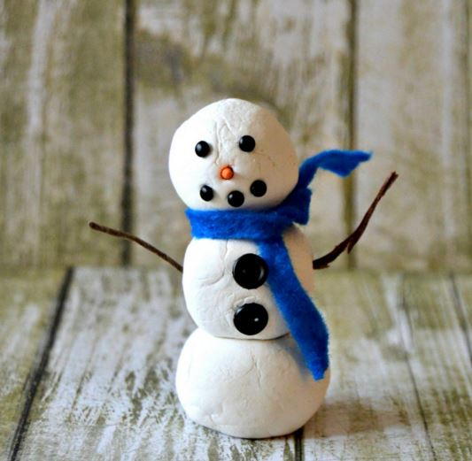 Easy Clay Snowmen | AllFreeKidsCrafts.com