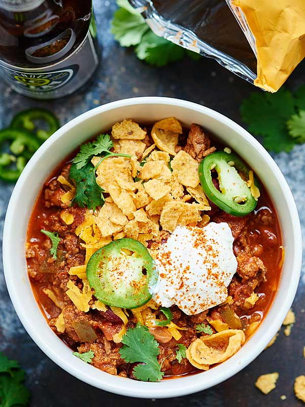 Simple Slow Cooker Beef Chili | FaveHealthyRecipes.com