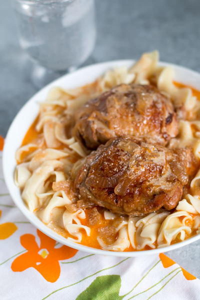 Vintage Slow Cooker Chicken Paprika