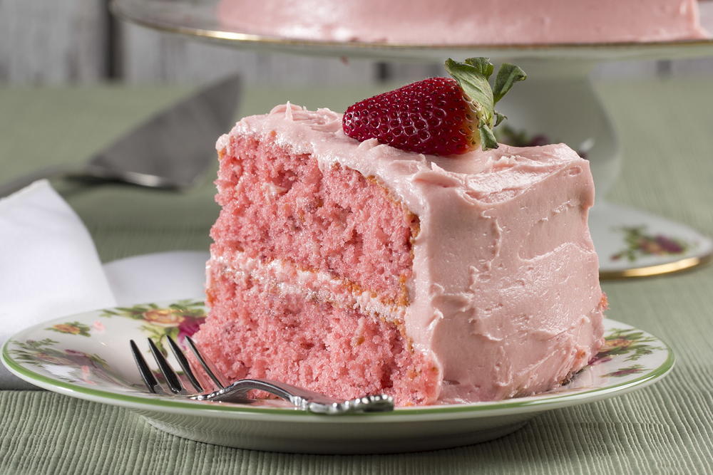 strawberry-cake-mrfood