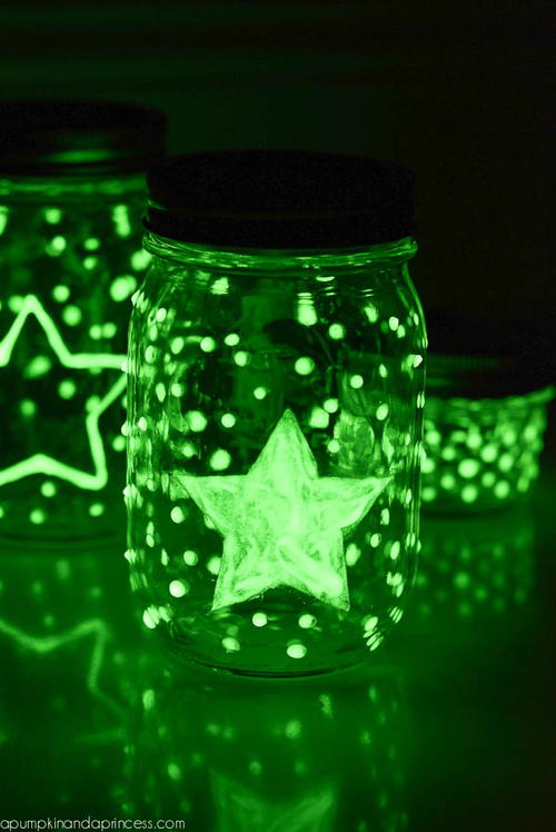 Glow-in-the-Dark Mason Jars | AllFreeKidsCrafts.com