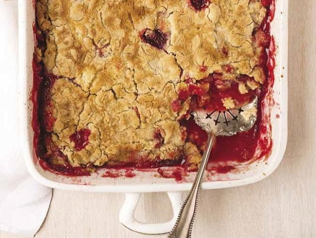 Strawberry Rhubarb Dump Cake