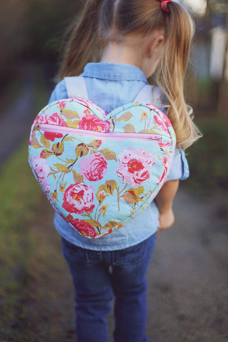 I Heart School Backpack Pattern_ExtraLarge800_ID 1716847