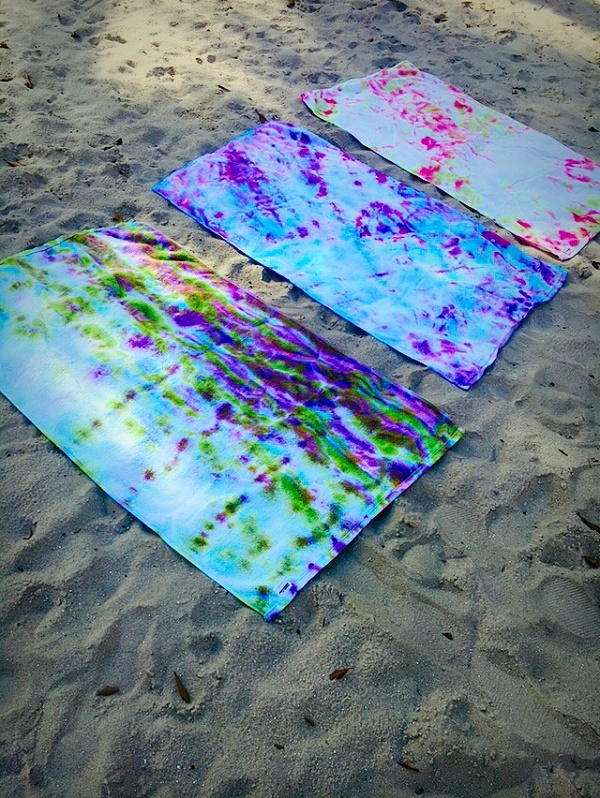 tie-dye-beach-towels-favecrafts