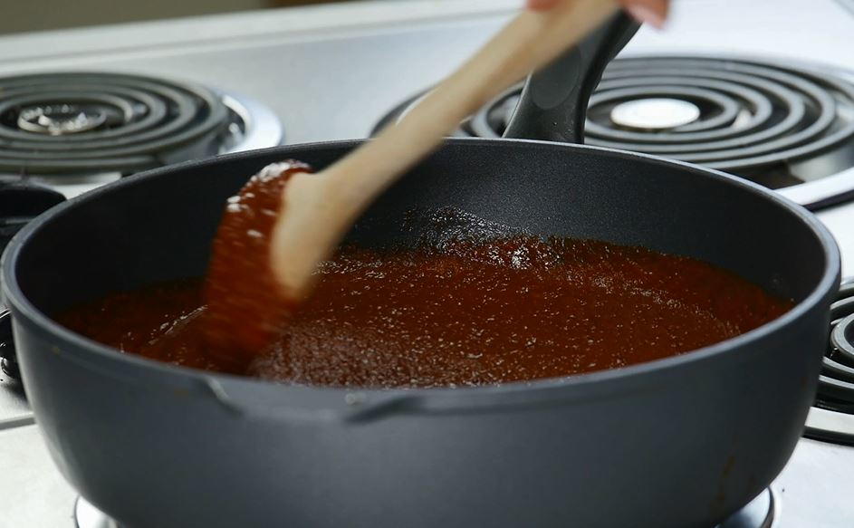 Homemade Red Chile Sauce | RecipeLion.com