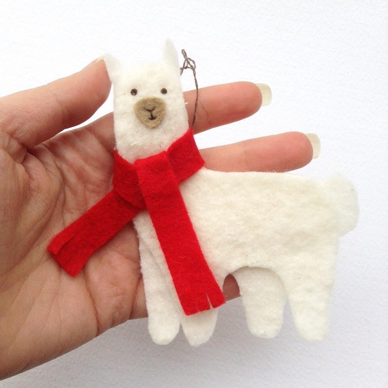 Christmas Llama DIY Felt Ornament | AllFreeChristmasCrafts.com