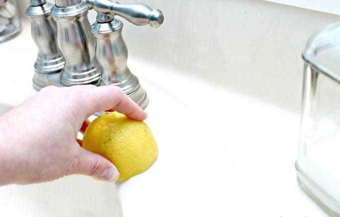 Homemade Rust Remover | DIYIdeaCenter.com