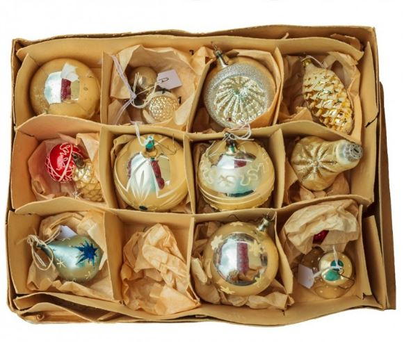 How to Store Christmas Decorations  DIYIdeaCenter.com