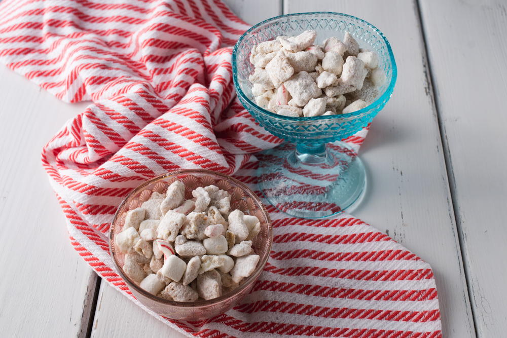 Homemade Holiday Snowman Poop | RecipeLion.com