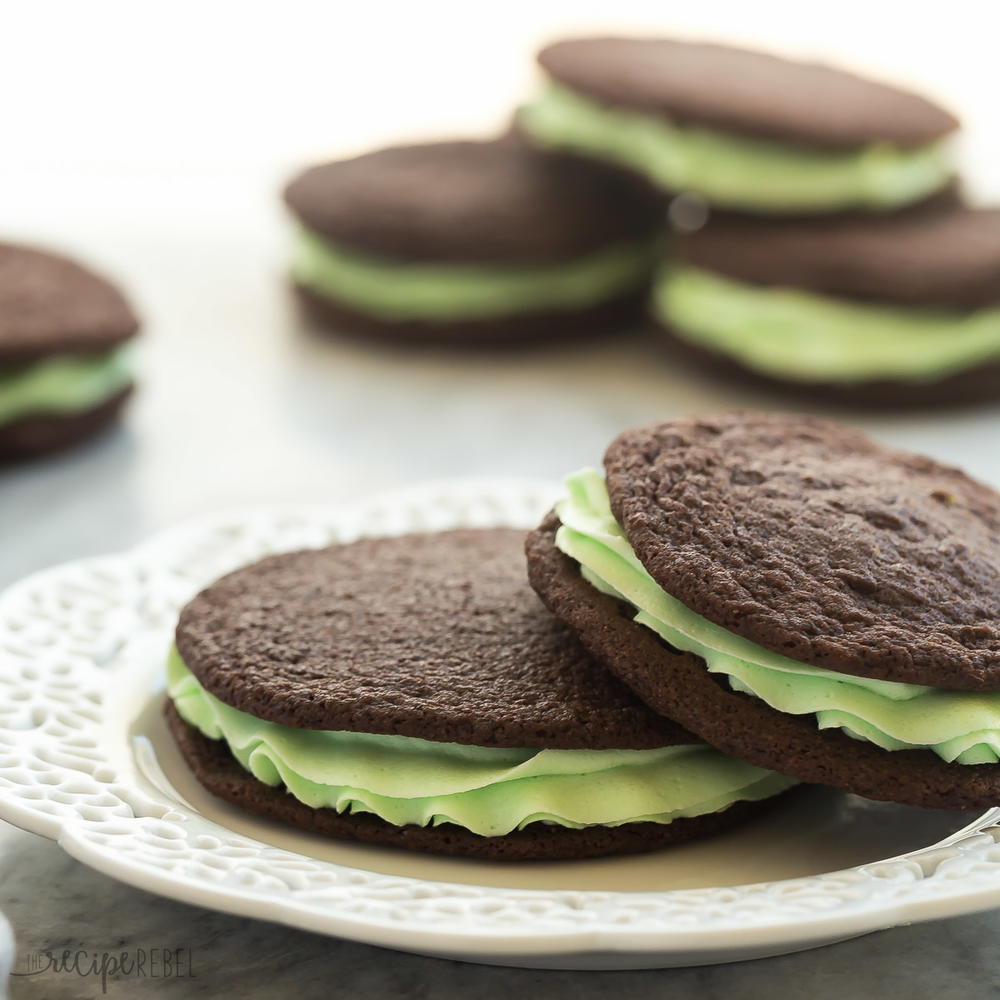 Homemade Mint Chocolate Oreos