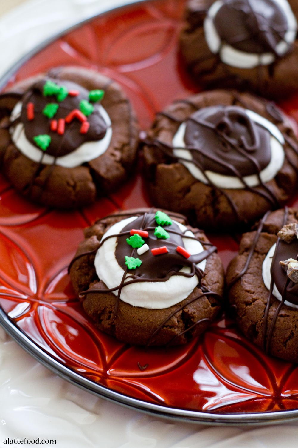 Hot Chocolate Thumbprint Cookies | RecipeLion.com