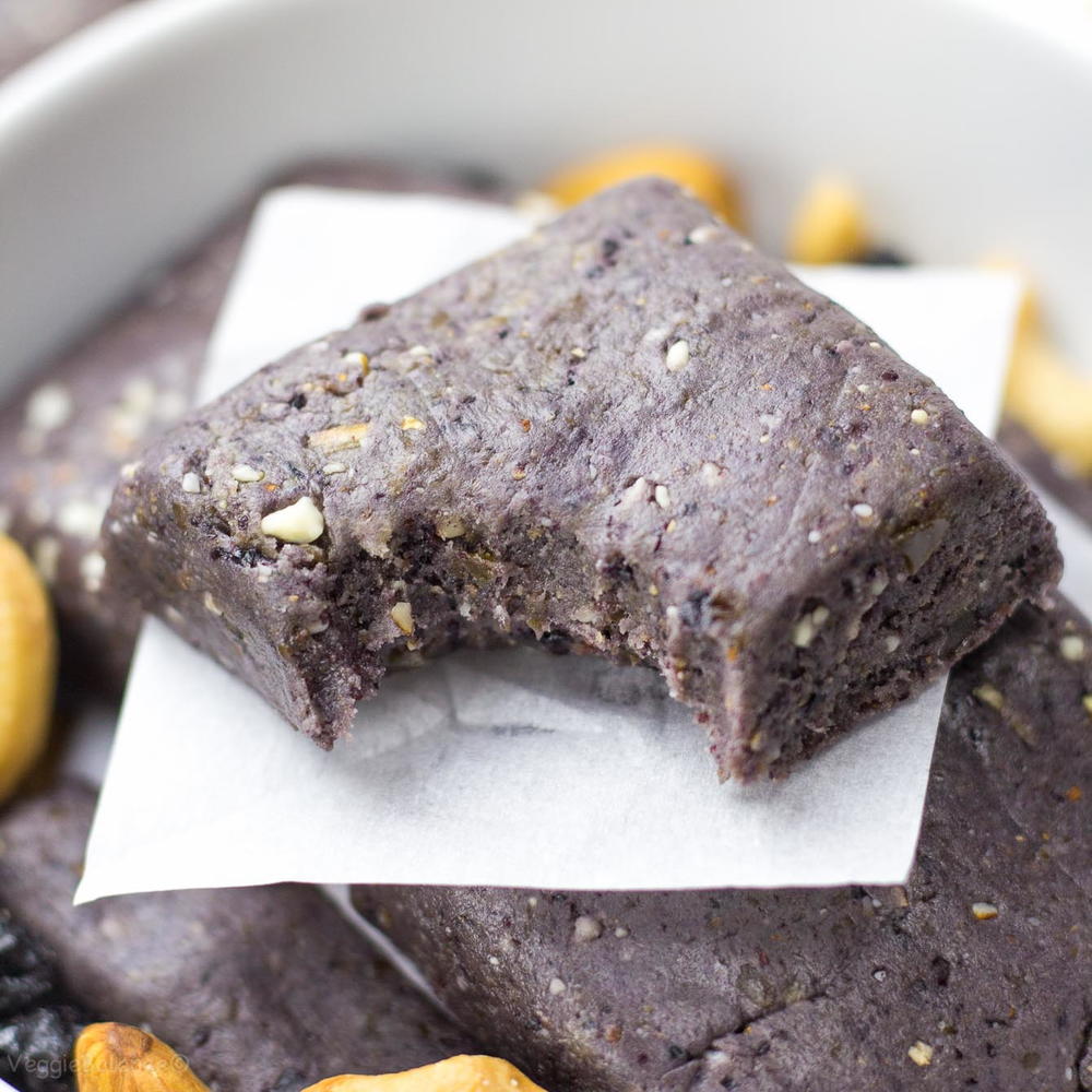 No Bake Blueberry Protein Bar