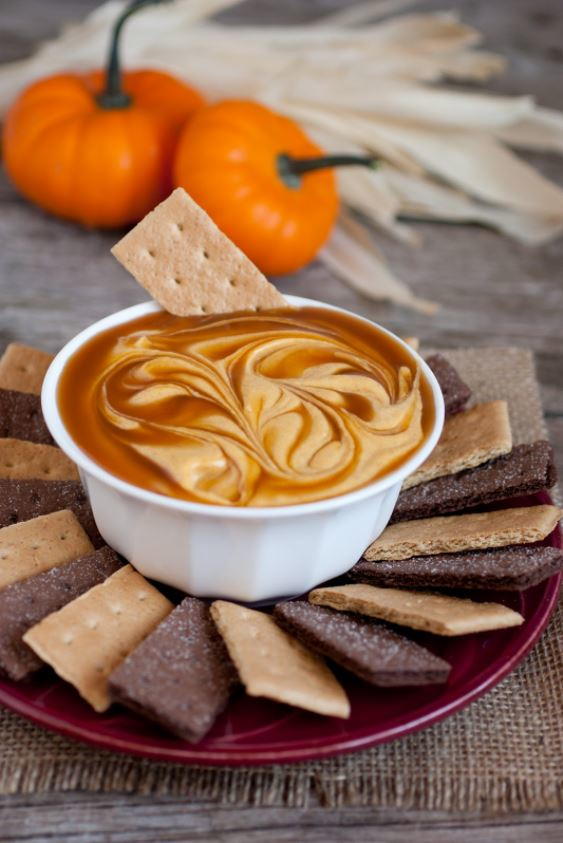 5 Minute Pumpkin Pie Dip | RecipeLion.com