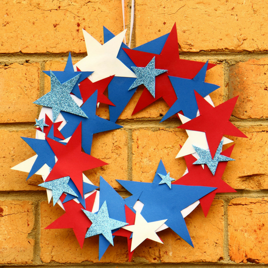 4th of July Easy Crafts for Kids - Paper Plate Wreath | FaveCrafts.com 4th of July Easy Crafts for Kids - Paper Plate Wreath | FaveCrafts.com