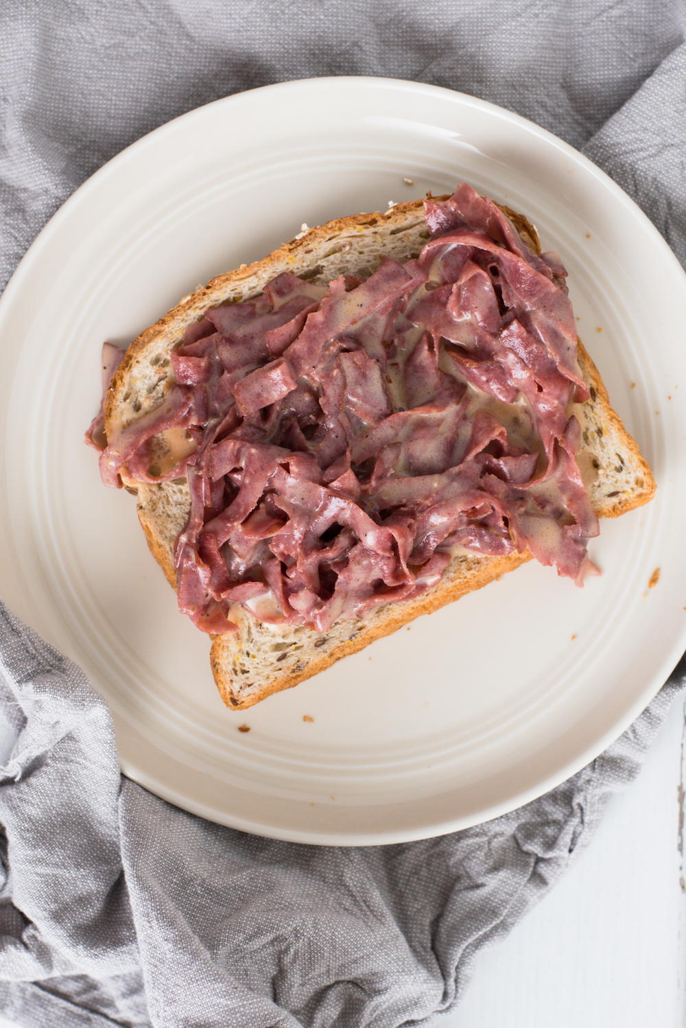Classic Creamed Chipped Beef on Toast | RecipeLion.com
